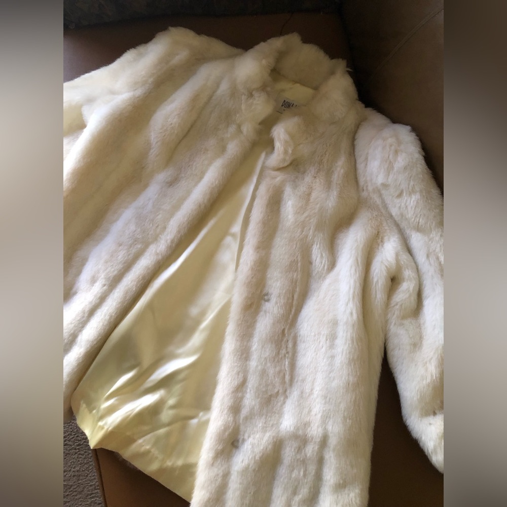 Vintage Dona Lucci White/Ivory Faux Fur Short Coat; Size 12